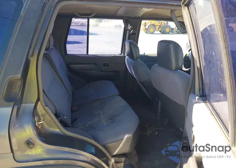 1995 Nissan Pathfinder Xe/Le from USA, damaged, VIN JN8HD17S2SW093595